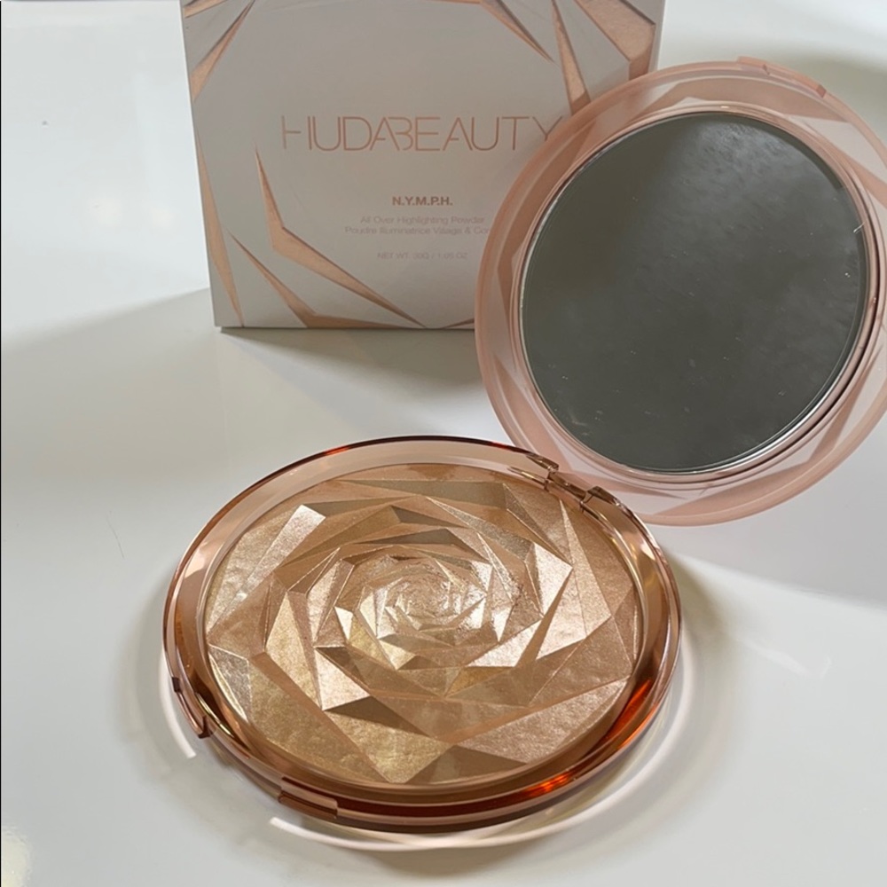 Huda Beauty Highlight